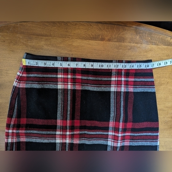 Beautiful plaid wool blend lined skirt size 10 - Picture 2 of 7